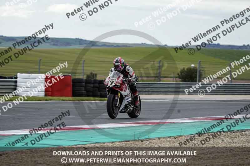 cadwell no limits trackday;cadwell park;cadwell park photographs;cadwell trackday photographs;enduro digital images;event digital images;eventdigitalimages;navarra;no limits trackdays;peter wileman photography;racing digital images;trackday digital images;trackday photos